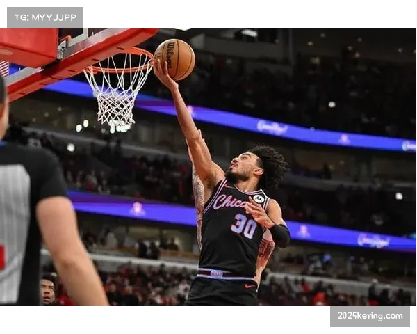 太阳120-110公牛，布克30分特雷-琼斯29分终结连败